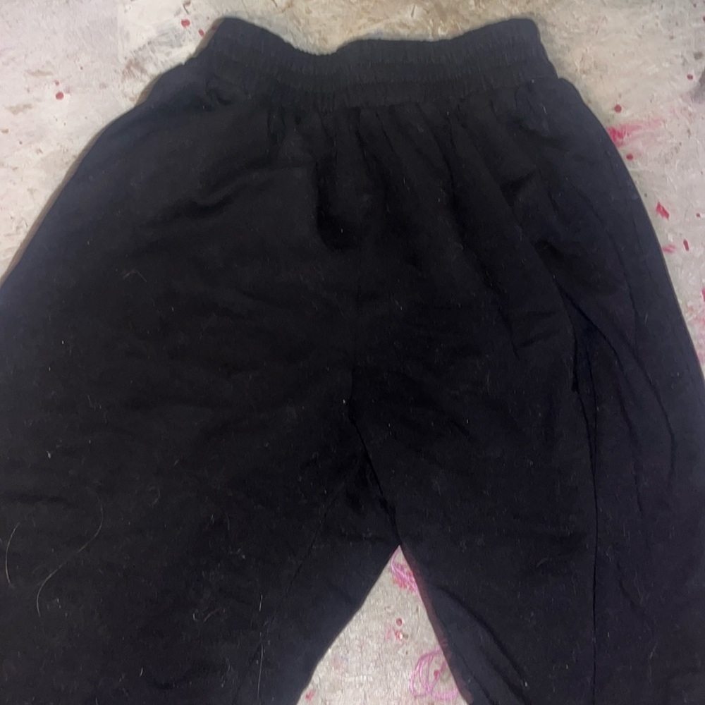 black fit sweatpants
